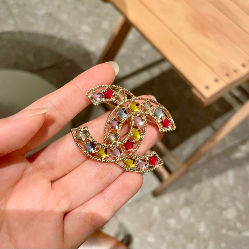 Chanel CC Logo Multicolor Star Crystal Brooch - 100% Authentic - Picture 5 of 8